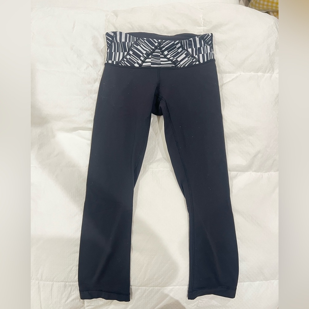 Lululemon Leggings. Size 4. Reversible